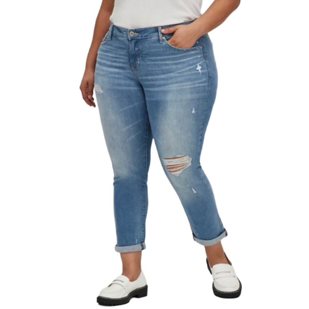Torrid Boyfriend Straight Mid-Rise blue Jeans distressed destroyed size 12R